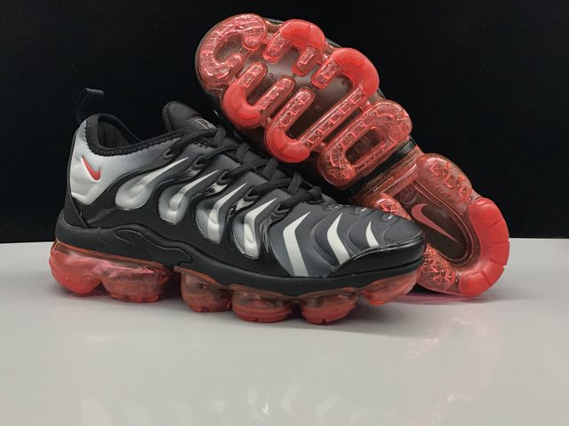 Nike Air VaporMax Plus-15